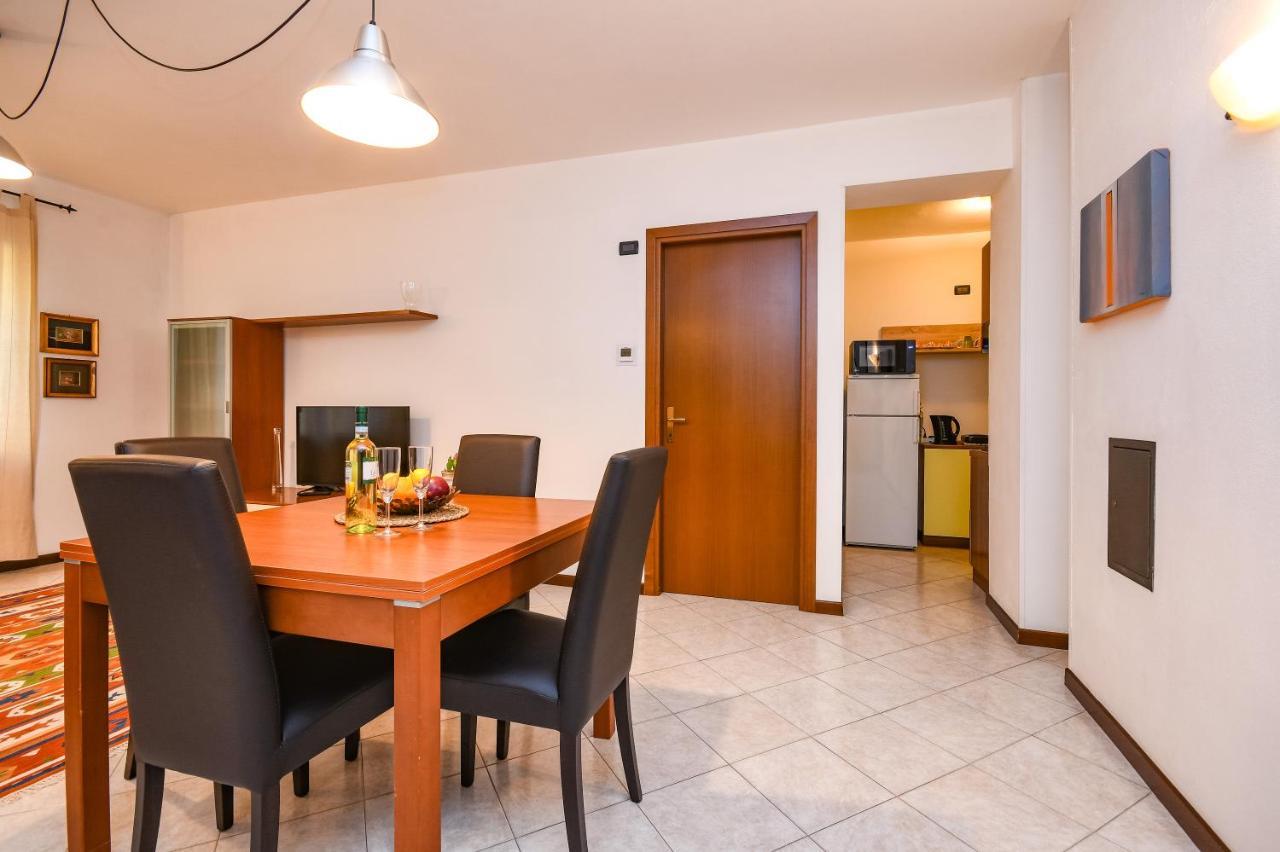 Desenzanoloft Yellow Apartment Desenzano del Garda Exterior foto